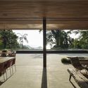 Construir la vista: 4 casas brasileñas que enmarcan el mar - Image 4 of 4