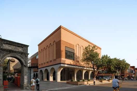 Reforma da Área Central do Distrito de Arte da TAFA / Mix Architecture - Fotografia de Exterior, Arco, Arcada