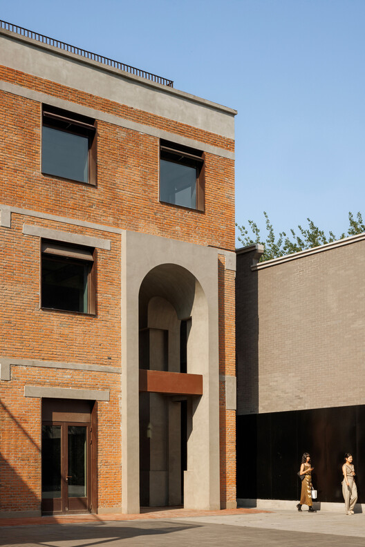Reforma da Área Central do Distrito de Arte da TAFA / Mix Architecture - Fotografia de Exterior, Tijolo, Concreto, Pilar