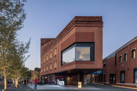 archdaily.com - 韩爽 - HAN Shuang - Renovation of the Core Area of TAFA Art Block / Mix Architecture