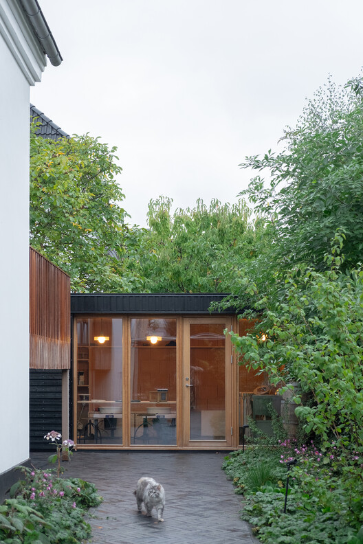 Ceramics Workshop in Copenhagen / Jesper Kusk Arkitekter - Exterior Photography, Wood, Door, Garden, Courtyard