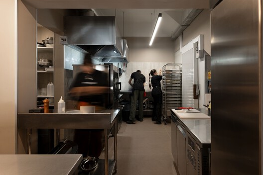 Gutiérrez Café / Toro Arquitectos - Fotografia de Interiores, Cozinha, Iluminação, Bancada