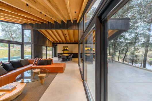 La Negrita House / Estudio Palacios - Interior Photography, Living Room, Wood, Beam, Chair