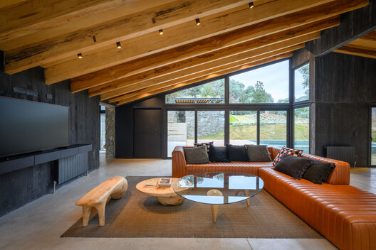 La Negrita House / Estudio Palacios - Interior Photography, Living Room, Wood, Sofa, Beam
