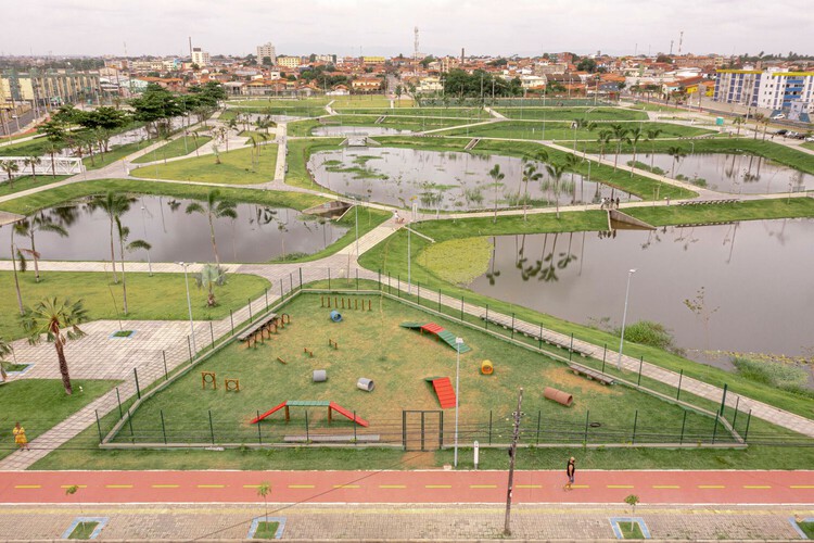 Making Room for Water: Floodable Parks in Latin America - Image 7 of 22
