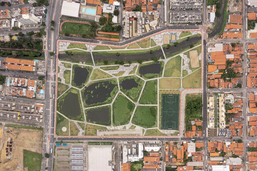 Making Room for Water: Floodable Parks in Latin America Making Room for Water: Floodable Parks in Latin America - Image 11 of 22