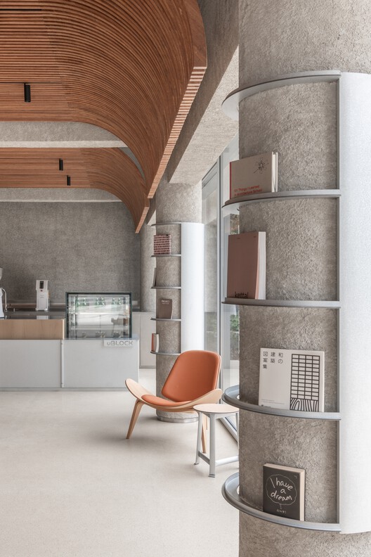 The Nimbus - uBLOCK Healthcare Hospitality Lounge / LUKSTUDIO - Interior Photography, Kitchen, Chair