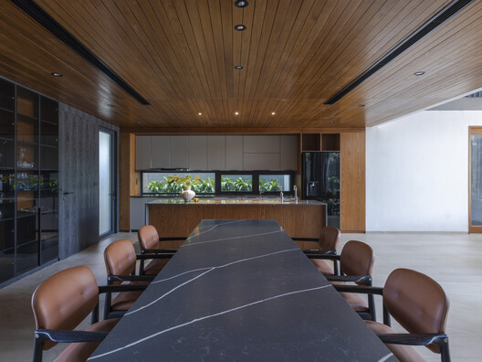 夏径之家 / Gieo Architecture 夏径之家 / Gieo Architecture - 室内图, 木头, 桌子, 灯, 椅子, 玻璃