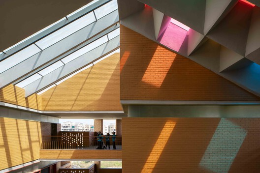 Colegio City Pride / A Threshold Colegio City Pride / A Threshold - Imagen 23 de 36