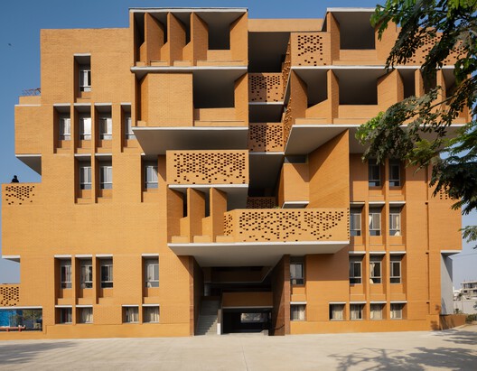 Colegio City Pride / A Threshold Colegio City Pride / A Threshold - Imagen 1 de 36