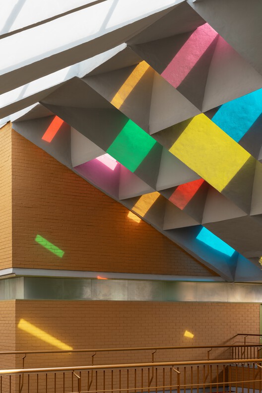 Colegio City Pride / A Threshold Colegio City Pride / A Threshold - Imagen 5 de 36