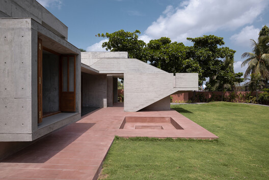 Monastic Field House / ROOMOOR - Image 2 of 50