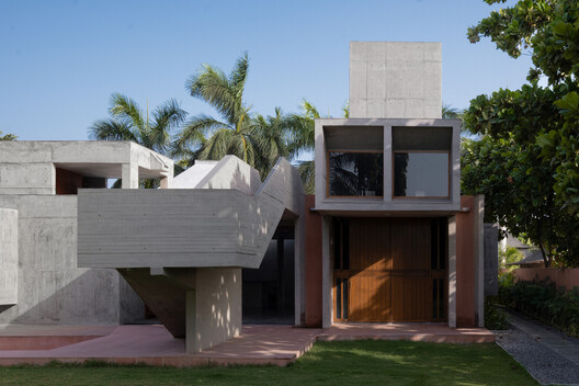 Monastic Field House / ROOMOOR - Exterior Photography, Concrete