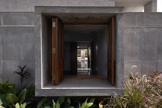 Monastic Field House / ROOMOOR - Interior Photography, Wood, Concrete