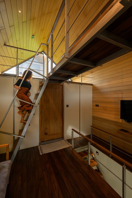 Azenya Villas / KWCA - Kosala Weerasekara Chartered Architects - Interior Photography, Wood, Lighting, Stairs, Glass, Handrail