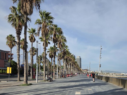 Transforming Barcelona's Waterfront: A Story of Urban Renewal Transforming Barcelona's Waterfront: A Story of Urban Renewal - Image 7 of 7
