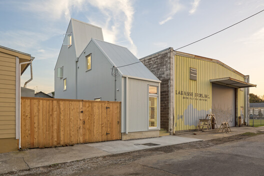 Architecture Between Land and Water: Design Lessons from the Bayou Architecture Between Land and Water: Design Lessons from the Bayou - Image 12 of 66