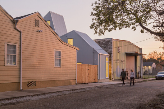 Architecture Between Land and Water: Design Lessons from the Bayou Architecture Between Land and Water: Design Lessons from the Bayou - Image 6 of 66