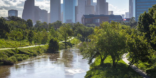 Architecture Between Land and Water: Design Lessons from the Bayou Architecture Between Land and Water: Design Lessons from the Bayou - Image 1 of 66