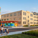 OMA / Jason Long transforma a histórica fábrica de café Folger de Houston em uma escola de música e artes - Image 1 of 4