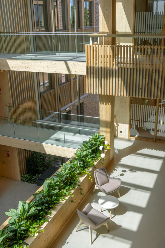 Circular Town Hall Krimpenerwaard / Ector Hoogstad Architecten - Interior Photography, Stairs