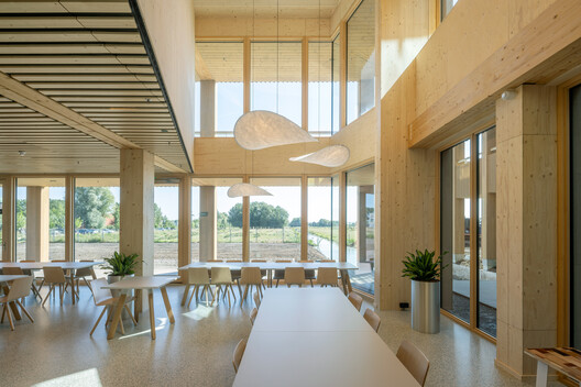 Circular Town Hall Krimpenerwaard / Ector Hoogstad Architecten - Interior Photography, Dining room
