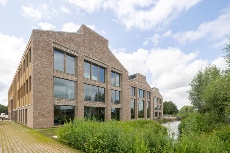 Circular Town Hall Krimpenerwaard / Ector Hoogstad Architecten - Exterior Photography