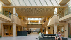 Circular Town Hall Krimpenerwaard / Ector Hoogstad Architecten