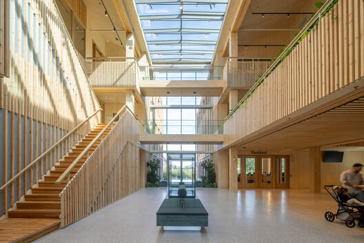 Circular Town Hall Krimpenerwaard / Ector Hoogstad Architecten - Interior Photography, Stairs