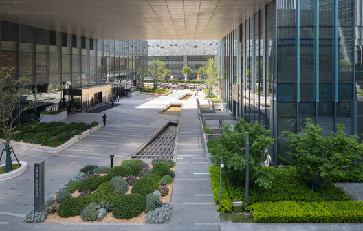 Edifício de Uso Misto da Shanghai Science and Technology Investment Tower / NBBJ Edifício de Uso Misto da Shanghai Science and Technology Investment Tower / NBBJ - Imagem 5 de 17