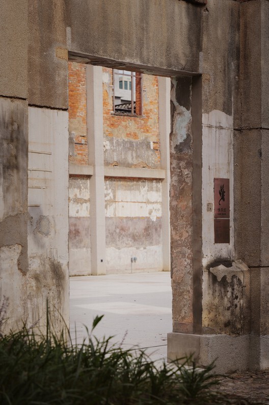 Zhuozhuo Community / WEI+ Design - Interior Photography, Concrete, Column