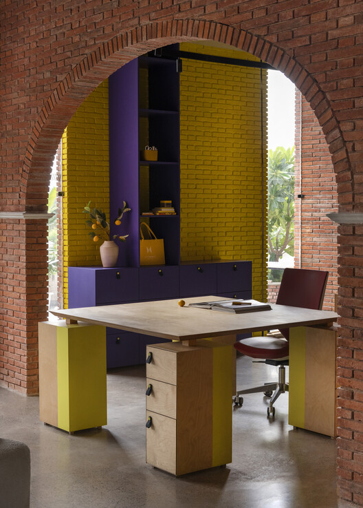 The Mortar House Offices / Logic Design + Build The Mortar House Offices / Logic Design + Build - Interior Photography, Wood, Table, Chair, Lighting