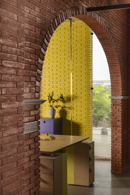 The Mortar House Offices / Logic Design + Build The Mortar House Offices / Logic Design + Build - Image 4 of 21