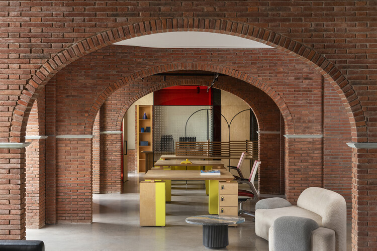 The Mortar House Offices / Logic Design + Build - Interior Photography, Offices Interiors, Arch, Column, Arcade, Chair