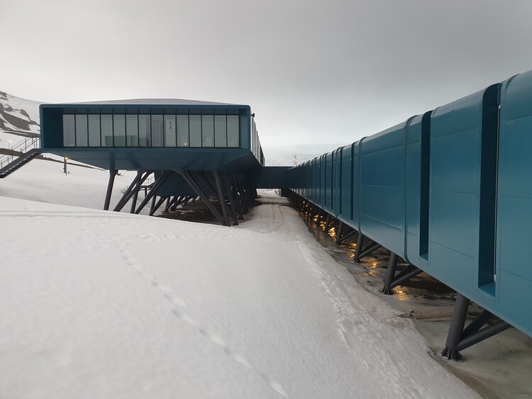 Impermanence by Design: An Architectural History of Antarctica - Image 10 of 16