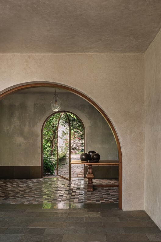 DUA Villa / Architecture BRIO DUA Villa / Architecture BRIO - Interior Photography, Arch, Concrete, Arcade