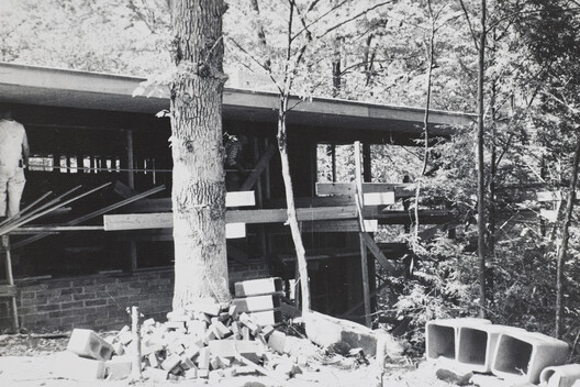 Restoring Views at Neutra’s Corwin House with Sky-Frame Restoring Views at Neutra’s Corwin House with Sky-Frame - Image 3 of 18