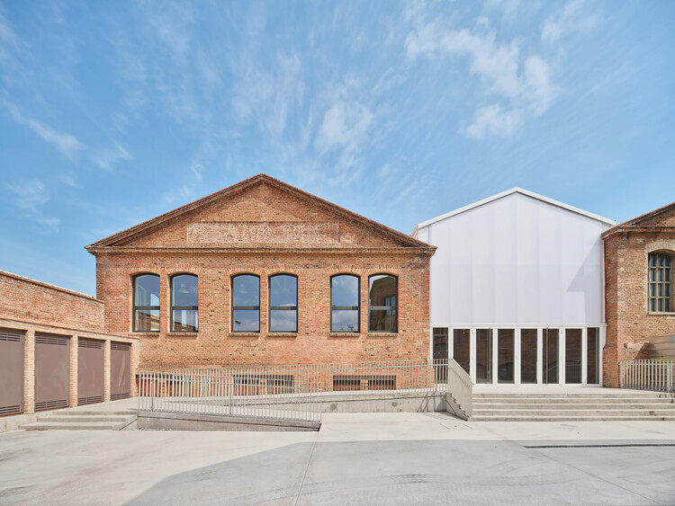 Campus Cívico Sallarès Deu / JAAS - Fotografía exterior