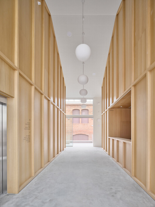Campus Cívico Sallarès Deu / JAAS - Fotografía interior, Madera, Vidrio