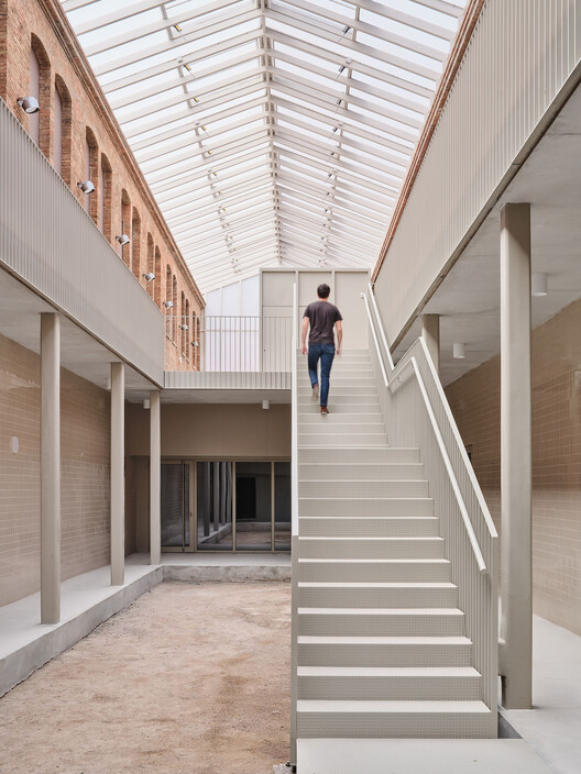Campus Cívico Sallarès Deu / JAAS - Fotografía interior, Escaleras, Madera, Concreto