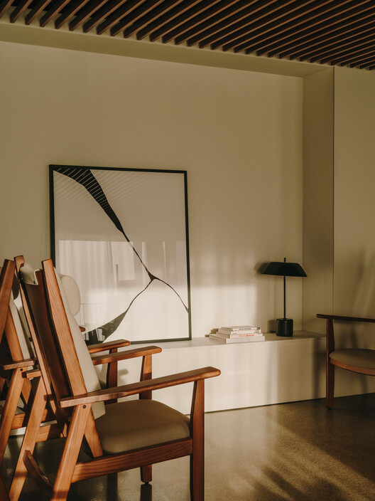 Mirador de Gràcia / Miriam Castells Mirador de Gràcia / Miriam Castells - Interior Photography, Wood, Lighting, Chair, Table