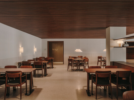 Mirador de Gràcia / Miriam Castells Mirador de Gràcia / Miriam Castells - Interior Photography, Dining room, Wood, Table, Lighting, Chair