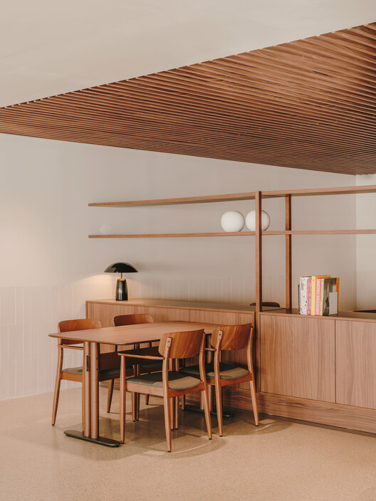 Mirador de Gràcia / Miriam Castells Mirador de Gràcia / Miriam Castells - Interior Photography, Dining room, Wood