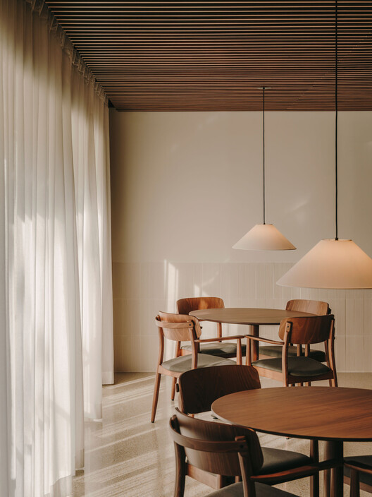 Mirador de Gràcia / Miriam Castells Mirador de Gràcia / Miriam Castells - Interior Photography, Wood, Lighting, Table, Chair