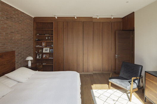 Casa Emilio Delporte / Citic Casa Emilio Delporte / Citic - Interior Photography, Bedroom, Wood, Bed, Lighting, Door