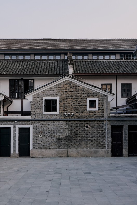 7th door Hangzhou Restaurant / Chakchak Studio 7th door Hangzhou Restaurant / Chakchak Studio - Exterior Photography, Concrete