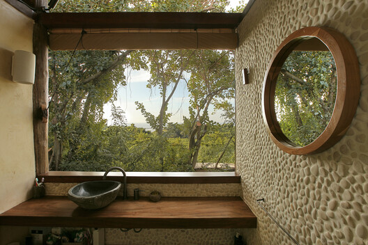 Legombang Treehouse / Cave Urban - Exterior Photography, Wood, Sink