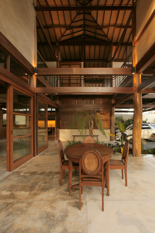 Legombang Treehouse / Cave Urban - Interior Photography, Dining room, Wood, Beam