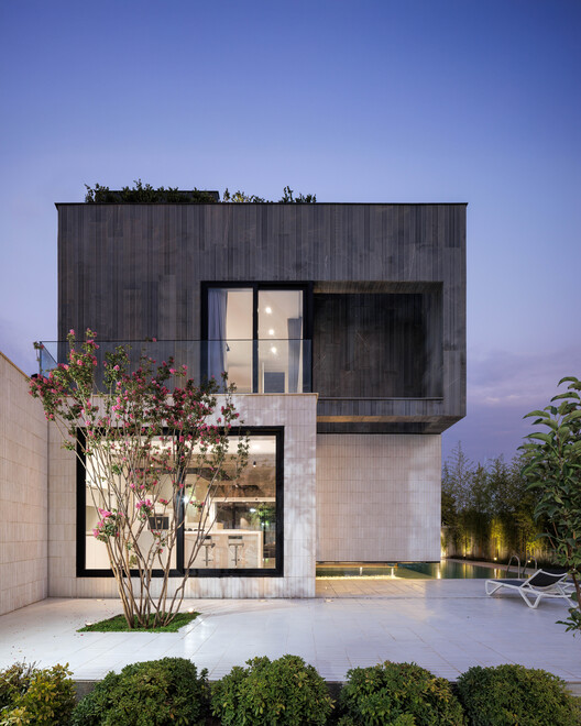 Companion Villa / AsNow Design & Construct Companion Villa / AsNow Design & Construct - Fotografía exterior, Concreto, Balcón