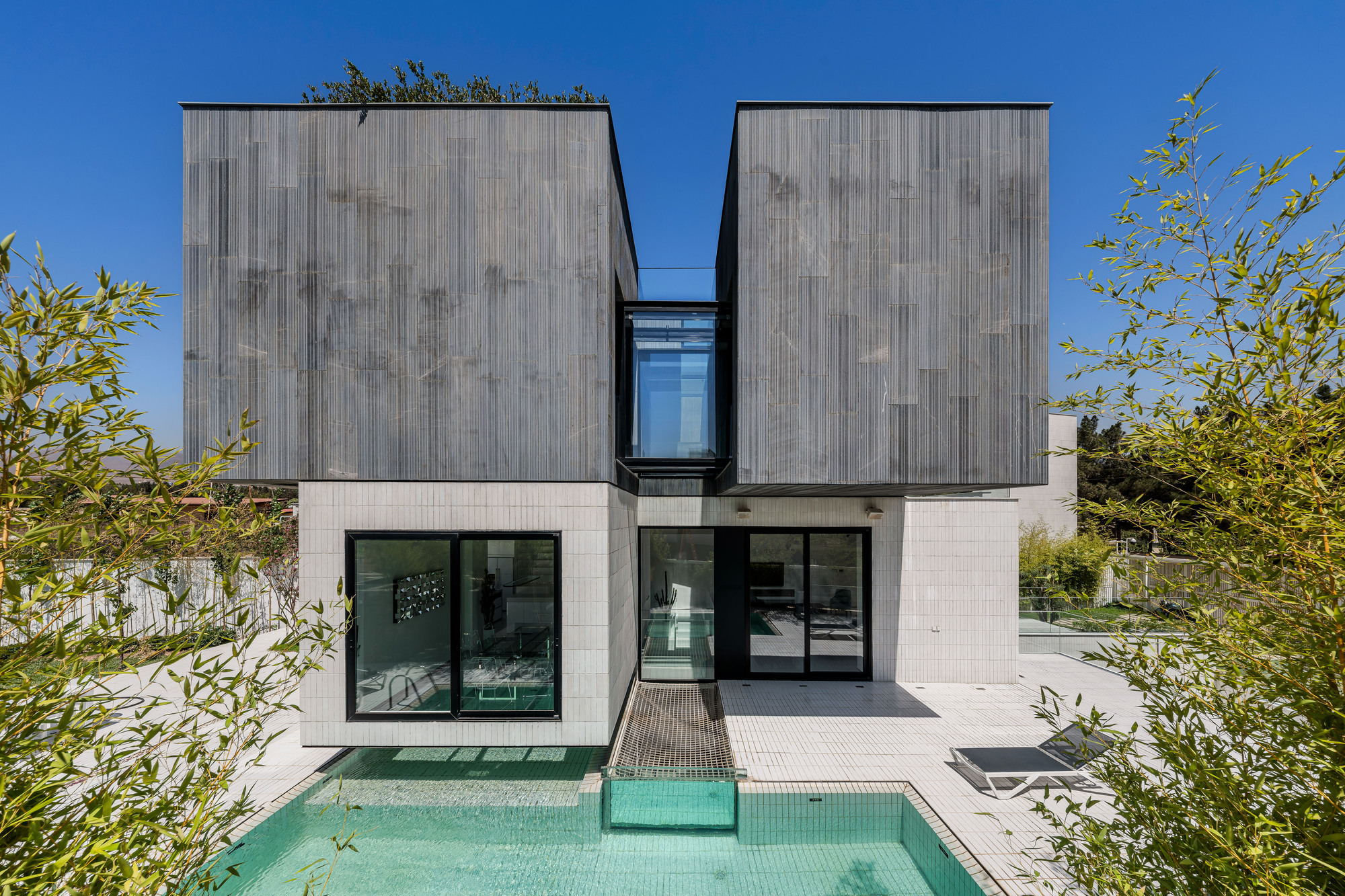 Companion Villa / AsNow Design & Construct